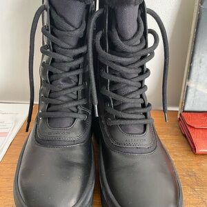 Manage Black womens fur-lined Boots